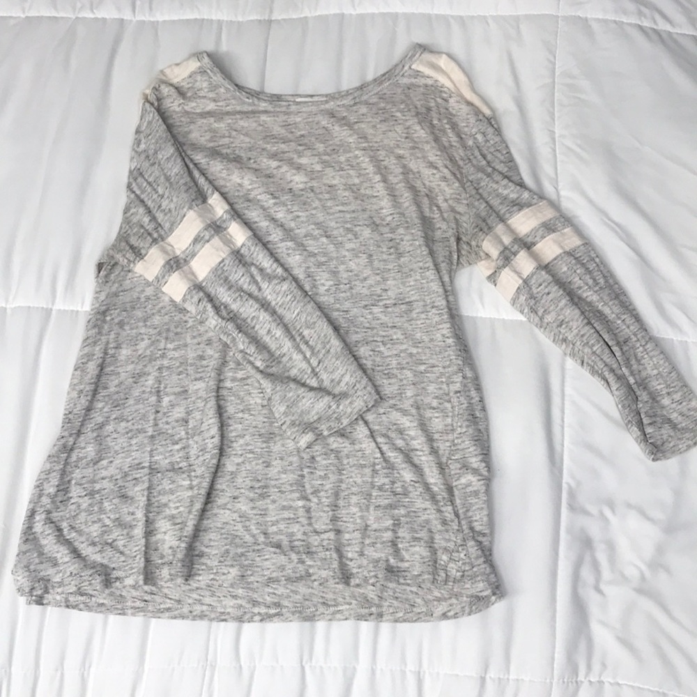 Quarter sleeve baseball tee